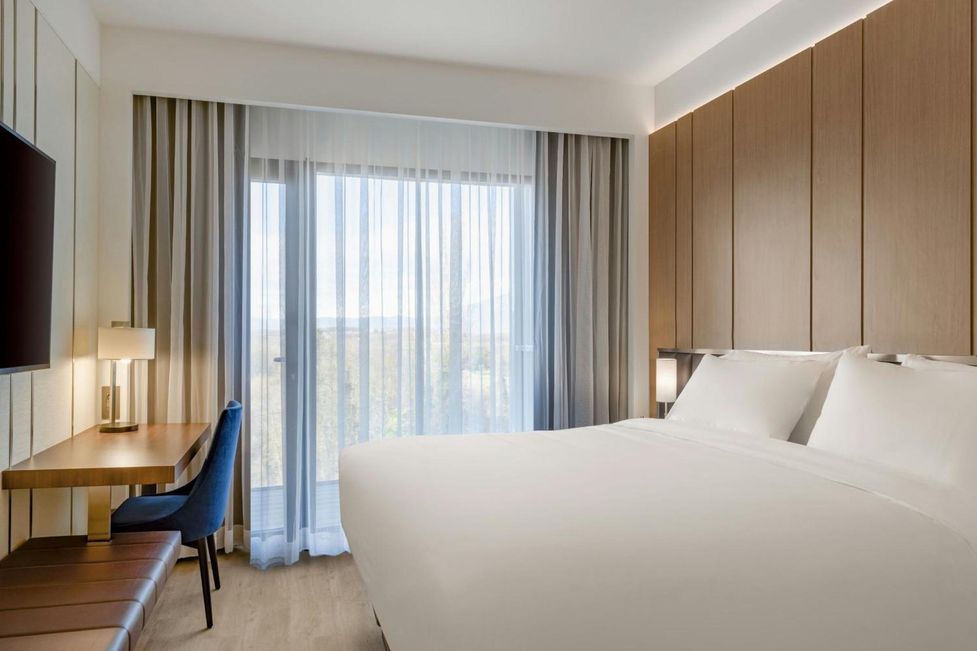 Ac Hotel By Marriott Сен-Жульєн-ан-Женевуа Екстер'єр фото